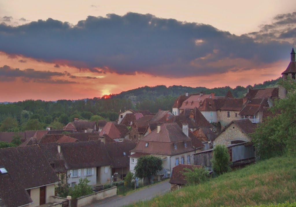 Coucher de soleil (avril) à GAGNAC -46- by Pierre Durand