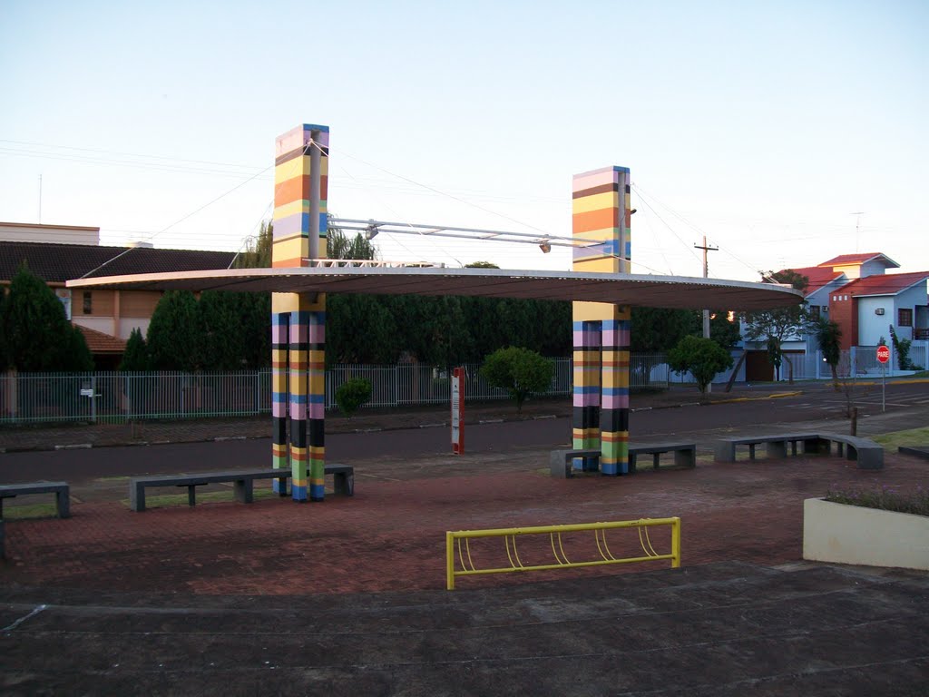 Praça da Criança em Toledo, PR. by Ricardo Mercadante