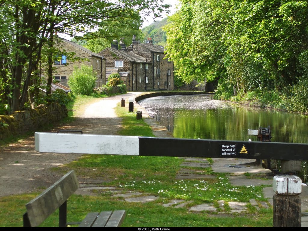 Brearley, Rochdale Canal. by rustyruth