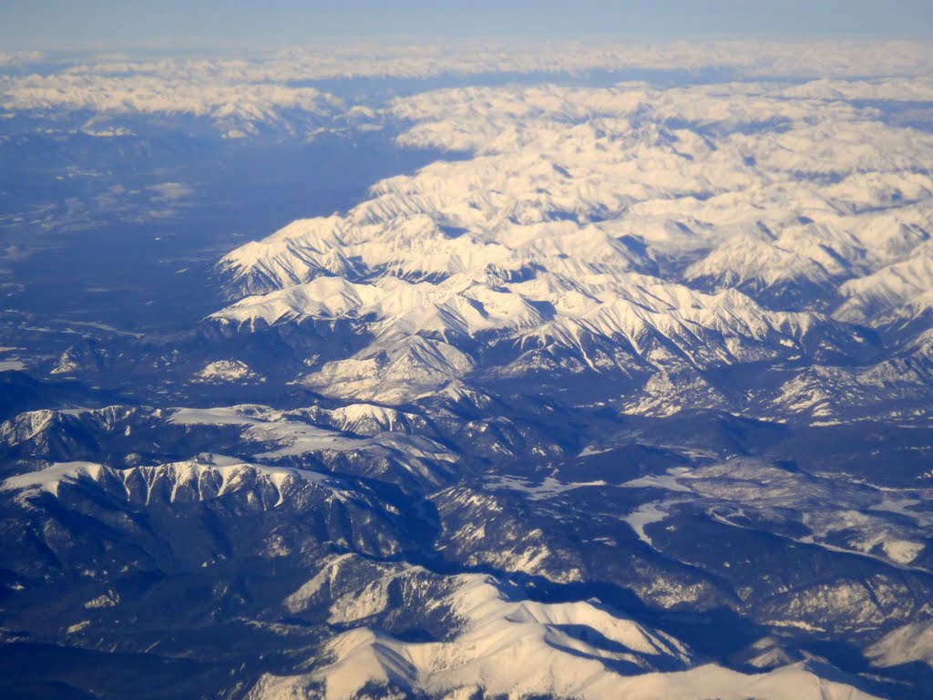 Snow mountains near the border of Russia and Mongolia 从空中望向俄蒙边界处的雪山 by 韩笃一 Duyi Han