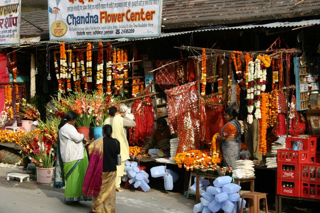 Marché aux fleurs, Rishikesh, India by unclechris