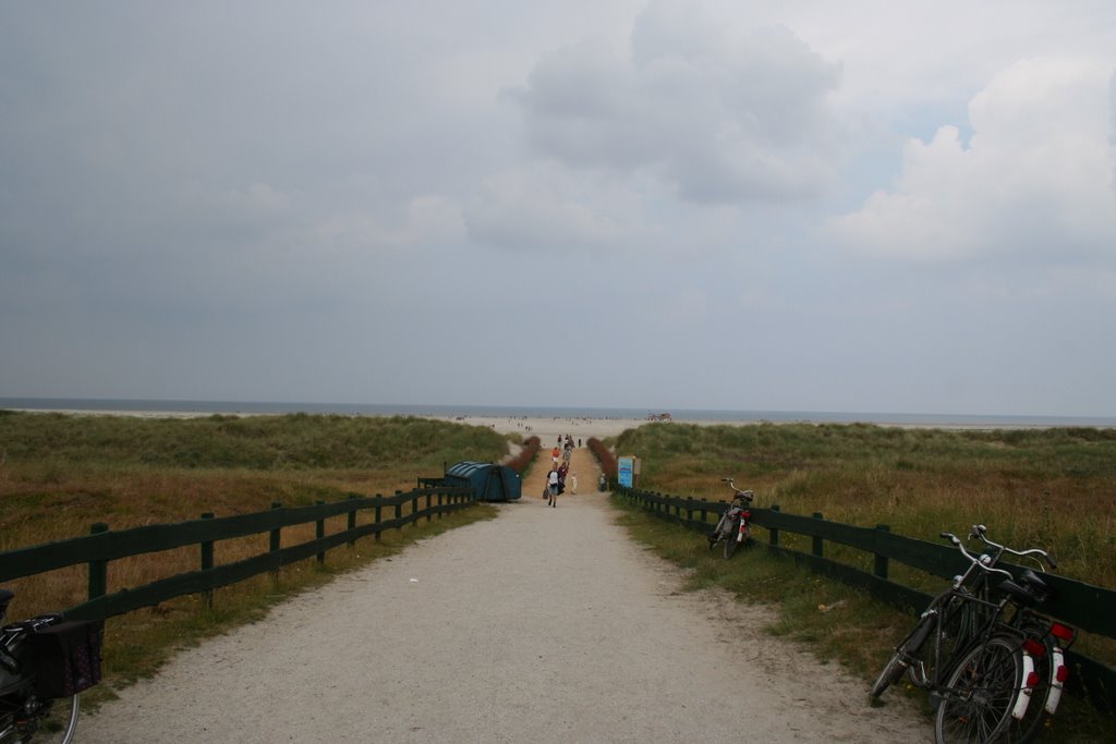 Naar het Strand by Jeroen ten Caat