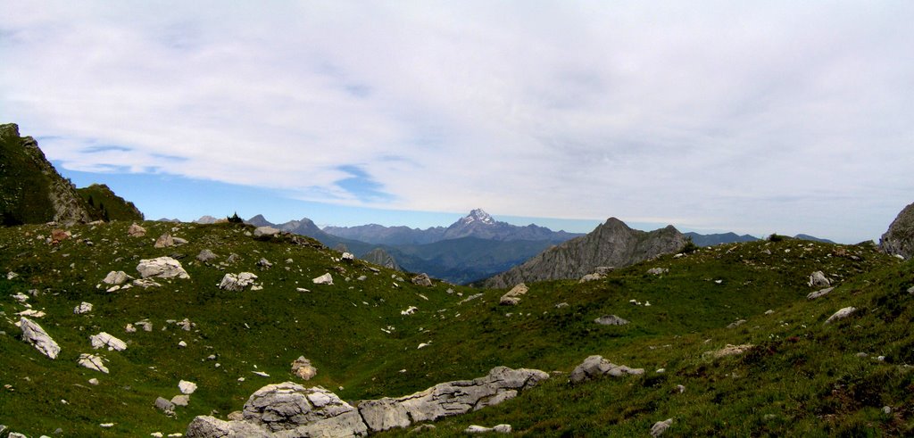 Un' occhiata al Monviso... by gyper