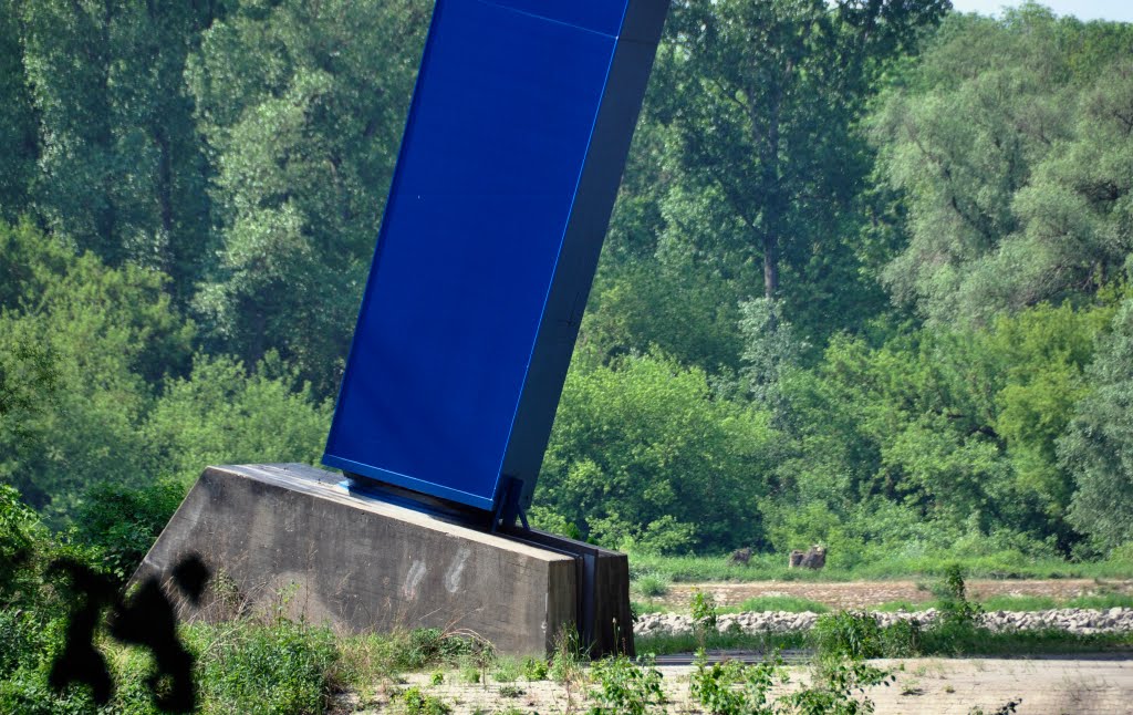 Radtour zum Johanneshof. Die Flachgründung des südlichen Stehers des Pylons der einhüftigen Schrägseilbrücke. Alles klar? by ®mene