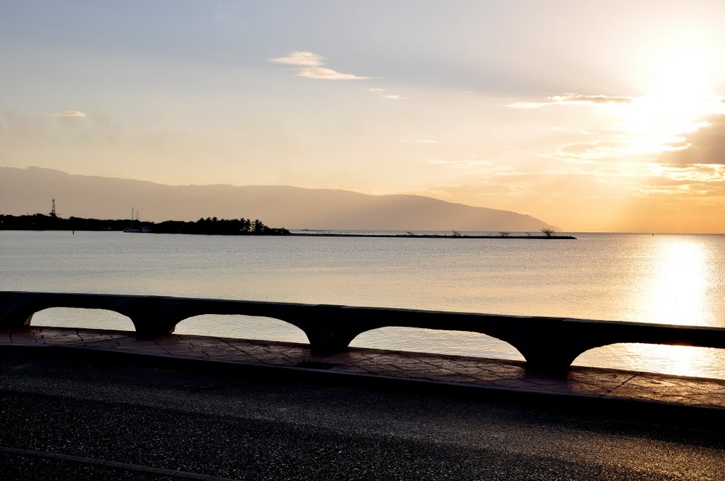 Malecon de Barahona by Faruíz