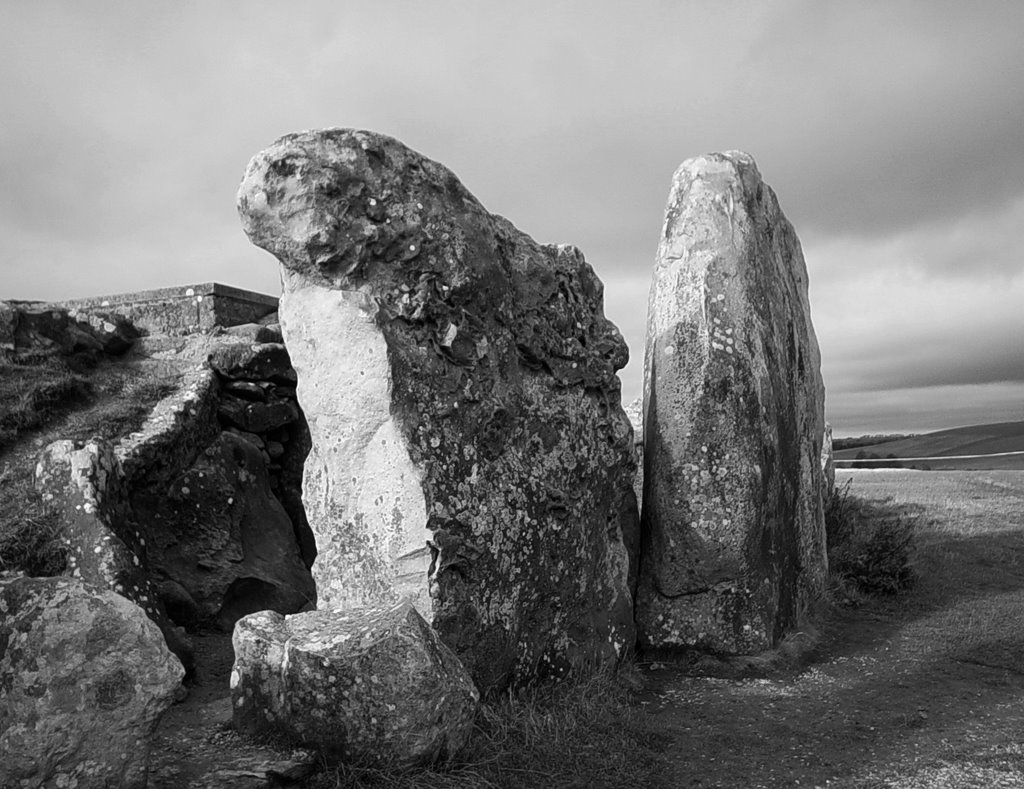 West Kennet Longbarrow by OhIngardail