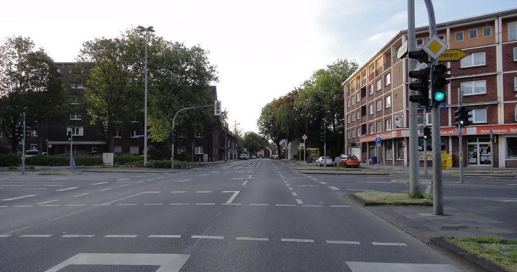 Oberhausen Buschhausen (Mitte) Thüringerstraße Ecke Friesenstraße / Mecklenburger Str. Blick in Richtung Oberhausen Zentrum (Süd-Ost) Mai 2011 by U.B.a.O