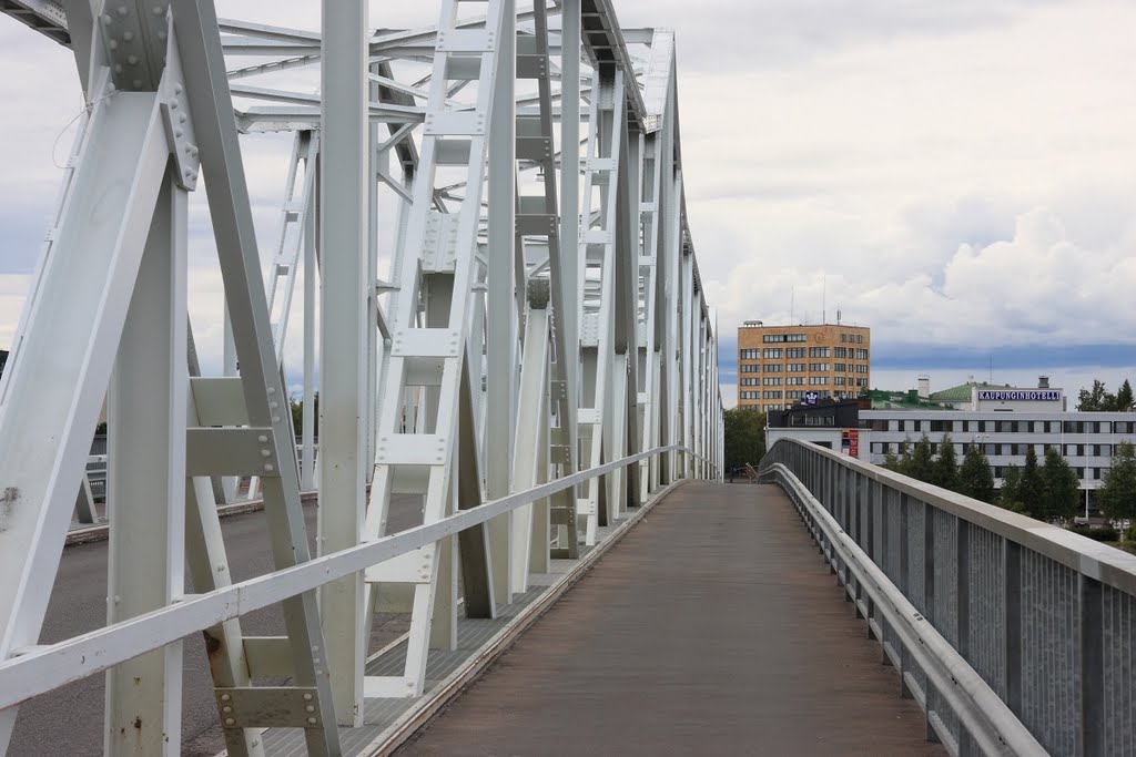 Bridge Tornio. by Ilkka T. Korhonen