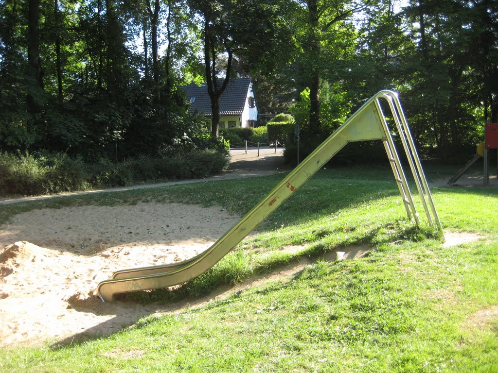 Rutsche - Spielplatz Himmelgeist by DasKasperle1