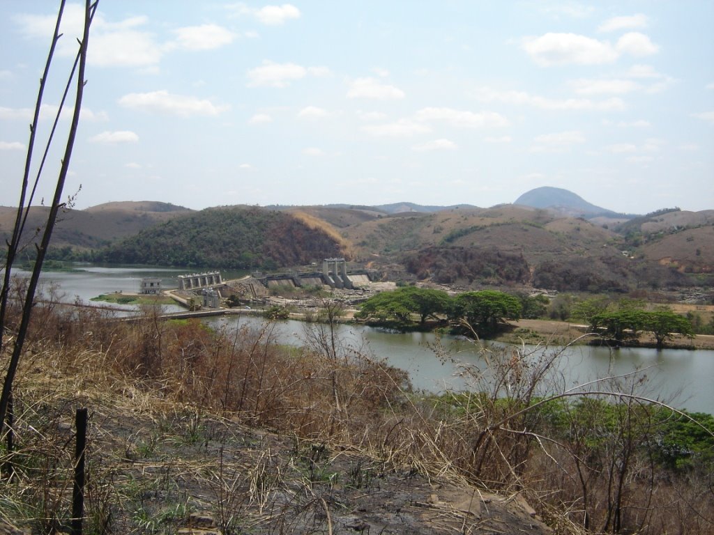 Barragem de Ilha dos Pombos em Porto Novo do Cunha/RJ. by Paulo Noronha