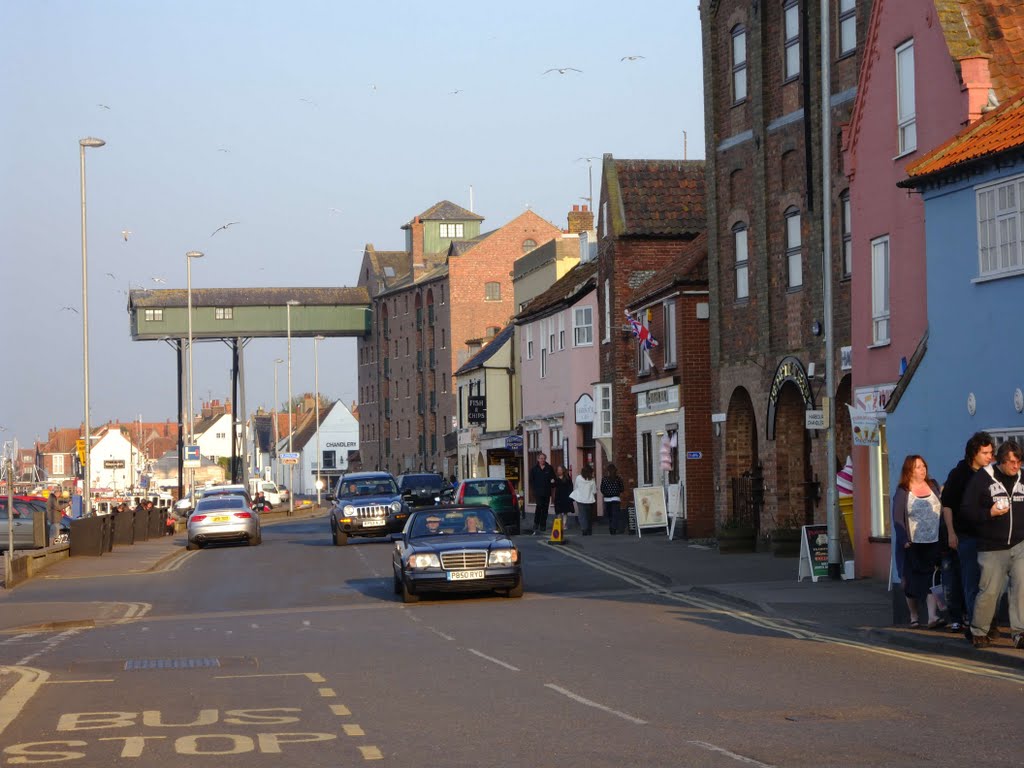 Road at Wells-next-the-Sea by robsonap