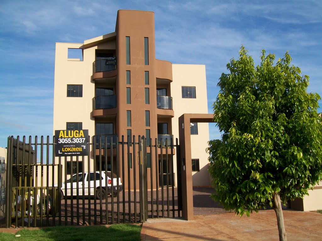 Prédio residencial na Vila Becker em Toledo, PR. by Ricardo Mercadante