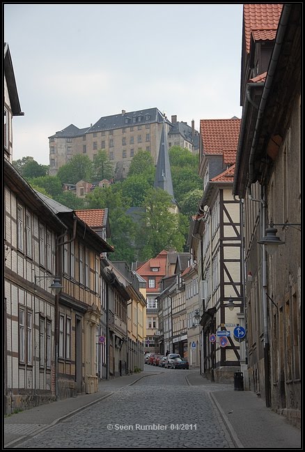 Stadt Blankenburg mit dem Schloss Blankenburg by Sven Rumbler