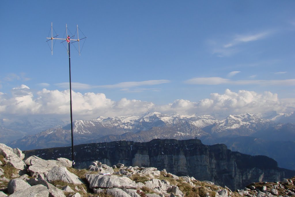 Sigriswiler Rothorn, Niederhorn by HB9HVK