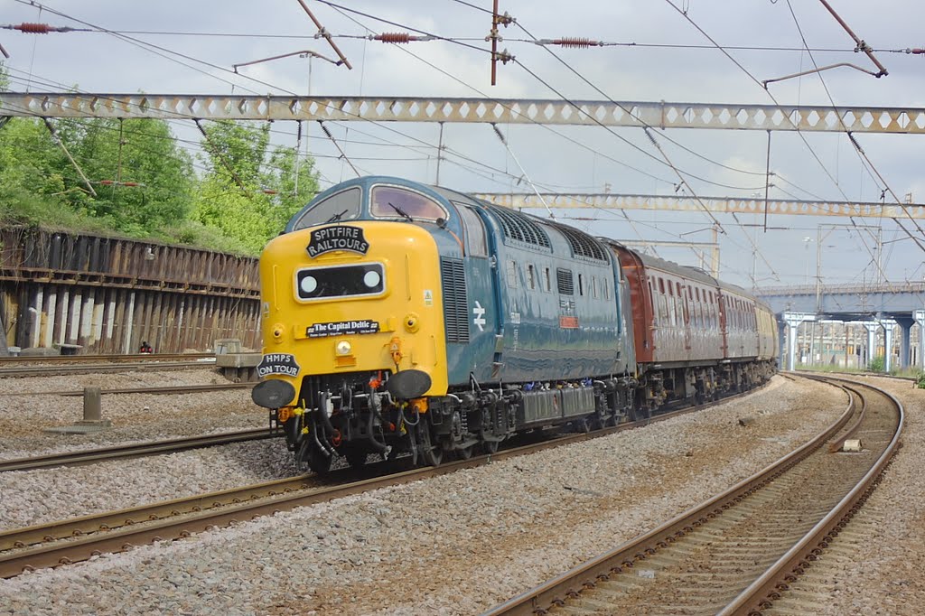 55022 round the curve at Harringay working the Capital Deltic railtour by Stephen Bersey