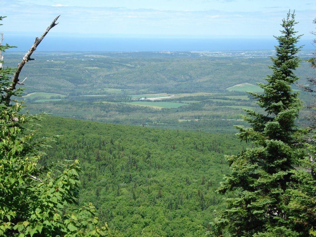 Sentier National, Chute-Neigette / Mont-Comi by Jean-Moo