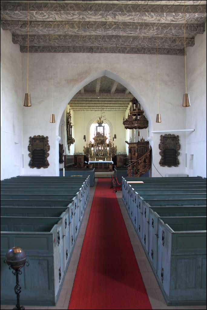 Rodenkirche: Innenansicht der Kirche by © Dennis Wubs