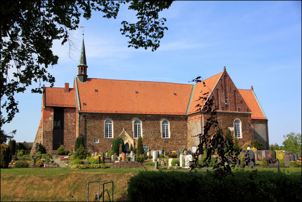 Rodenkirche: Evangelisch Lutherische Kirche by © Dennis Wubs