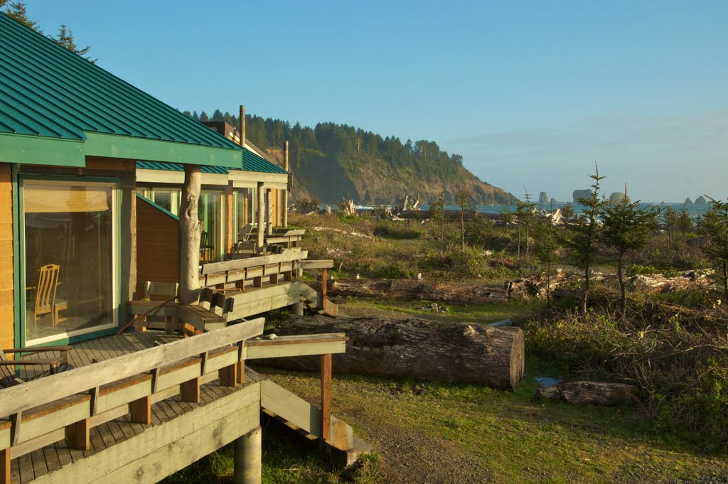 La Push Oceanside Resort and Needles by Larry Jacobson