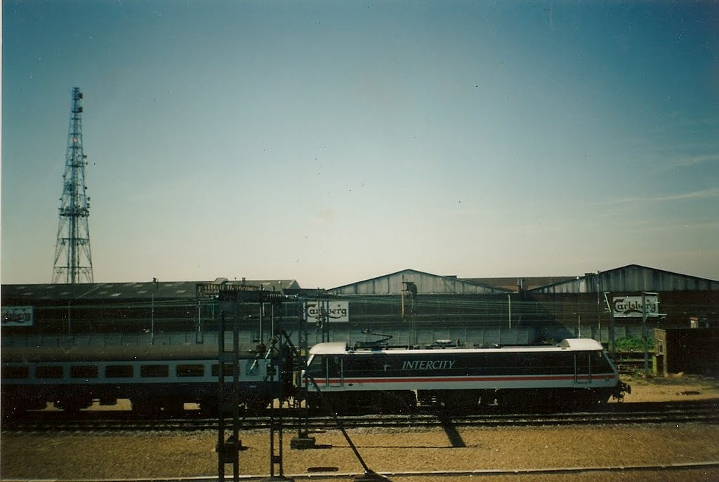 Brand new 90025 working a north bound train through Willesden Junction (circa 1989). by Stephen Bersey