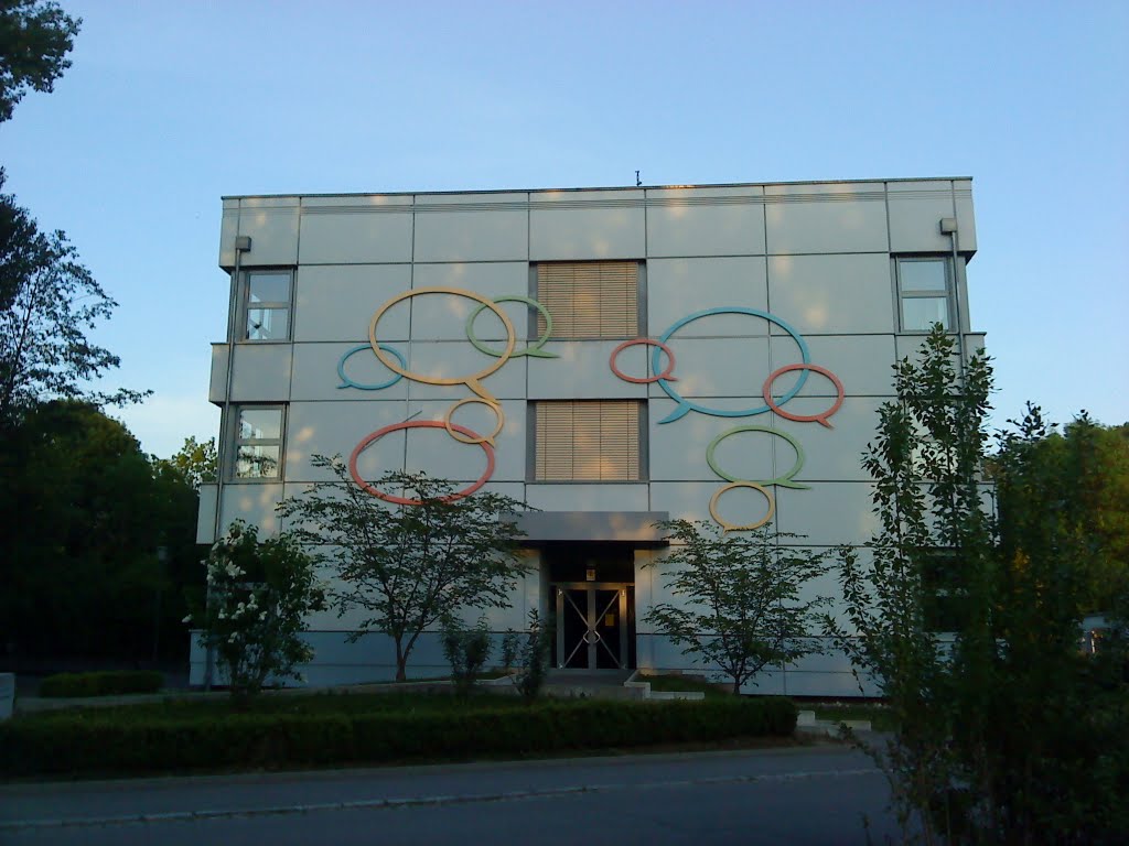 Fronteingang Theodor-Heuss Gymnasium Schopfheim by Blubber