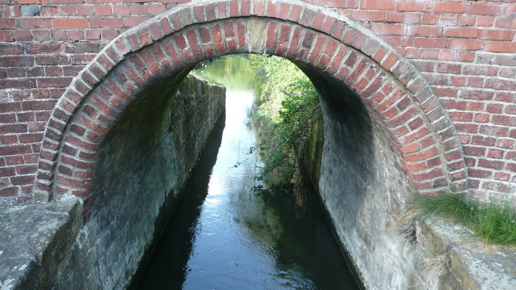 Chesterfield Canal bridge by Alford