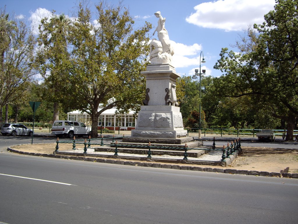 Statue Bendigo by roughoat