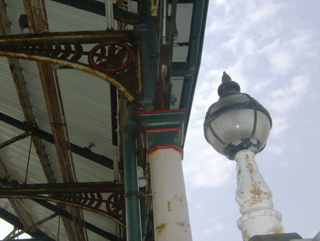 Lamp & roof. by colwynboy