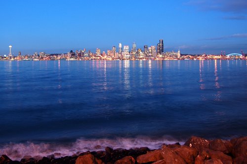 Seattle Skyline bei Nacht by Dieter Pohlen