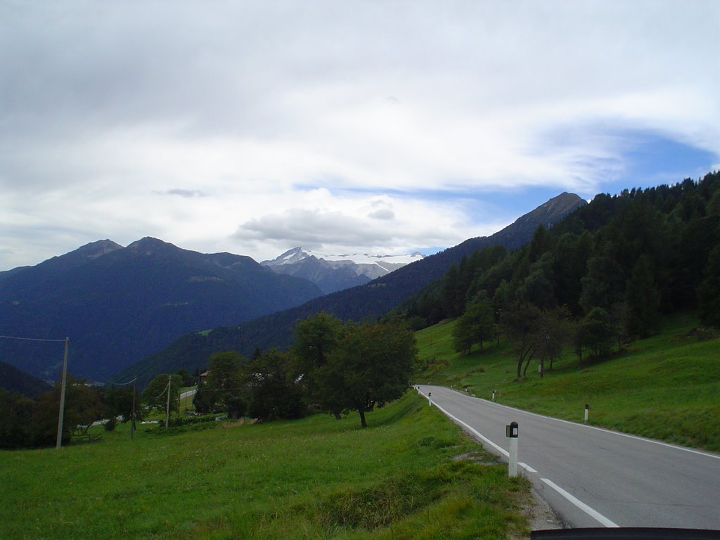 Sulla strada per Madonna di Campiglio by mimmo iossa