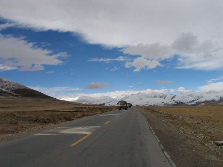 Qinghai-Tibet Road 青藏公路上 by sevenchen