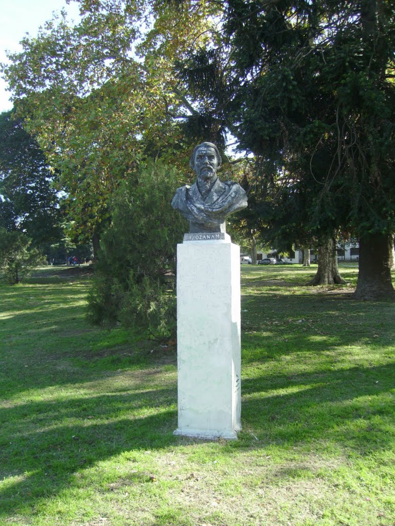 Busto de Antoine-Frédéric Ozanam by Ariel Sebastián Becker