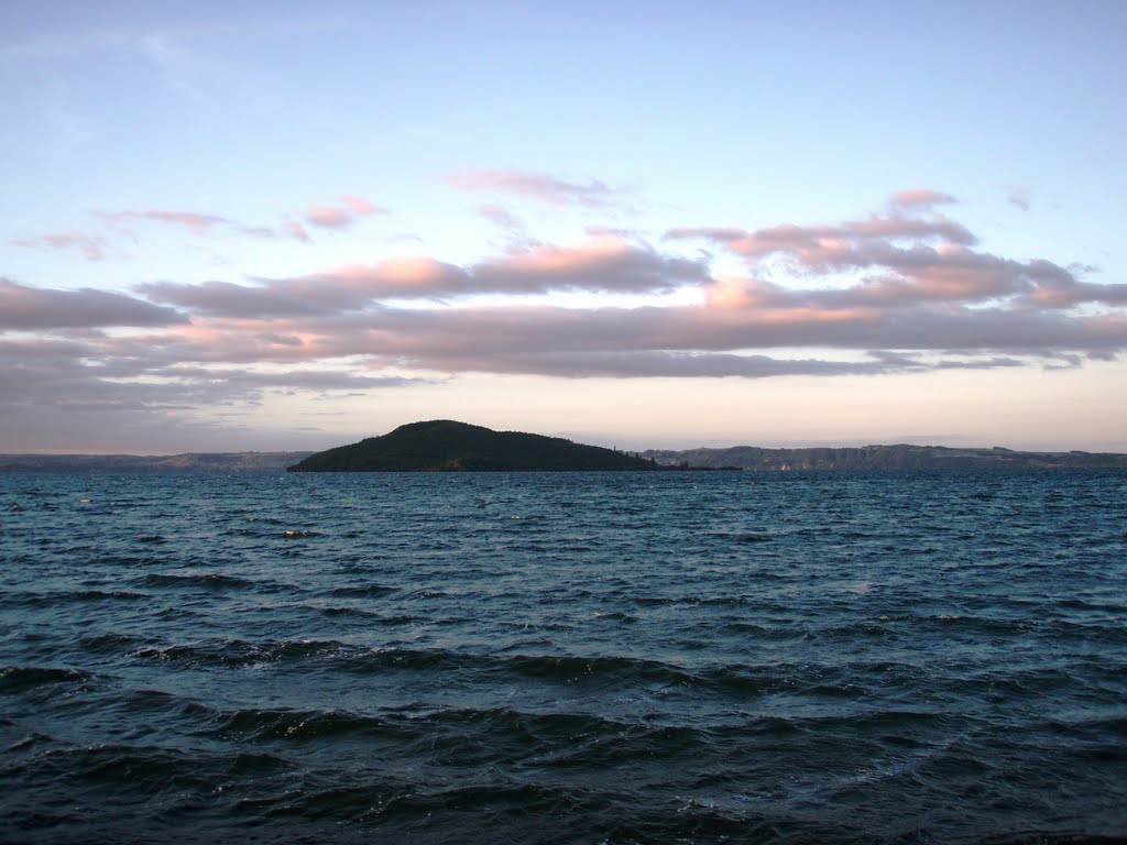 Lake Rotorua by alex.singan