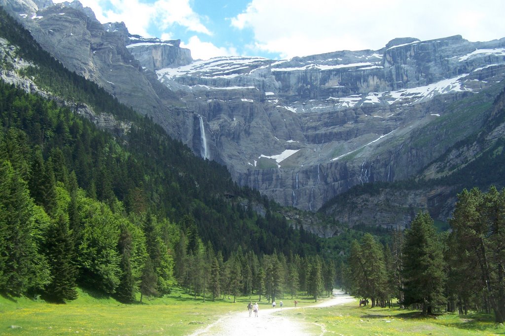 Circque de gavarnie- midi-pyrénées by chrisjechrisje