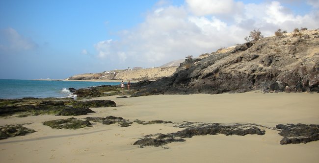 Strand an der Costa Calma, südlicher Blick by Wolfgang Lennertz