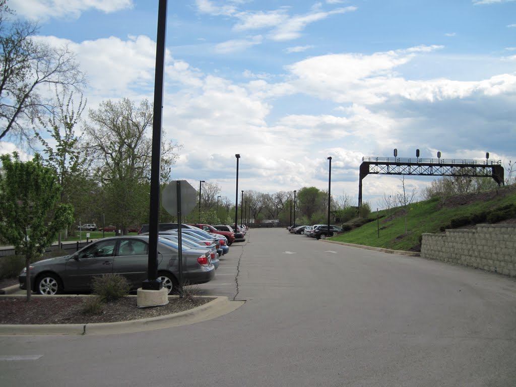 Metra commuter parking lot by mjkennedy