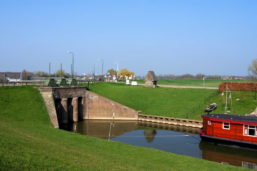 Begin van de Kromme Rijn by Geerten