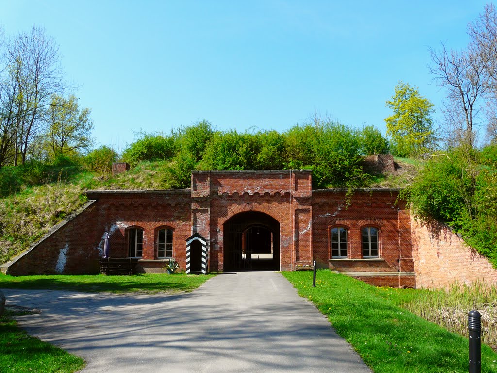 Germany_Brandenburg Country_Oderbruch_Fortress Gorgast_main gate_P1200917.JPG by George Charleston