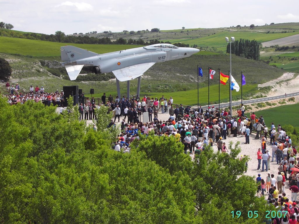 Monumetno a los pilotos de Antiguedad by ©-Miguel A. Rodríguez Terán