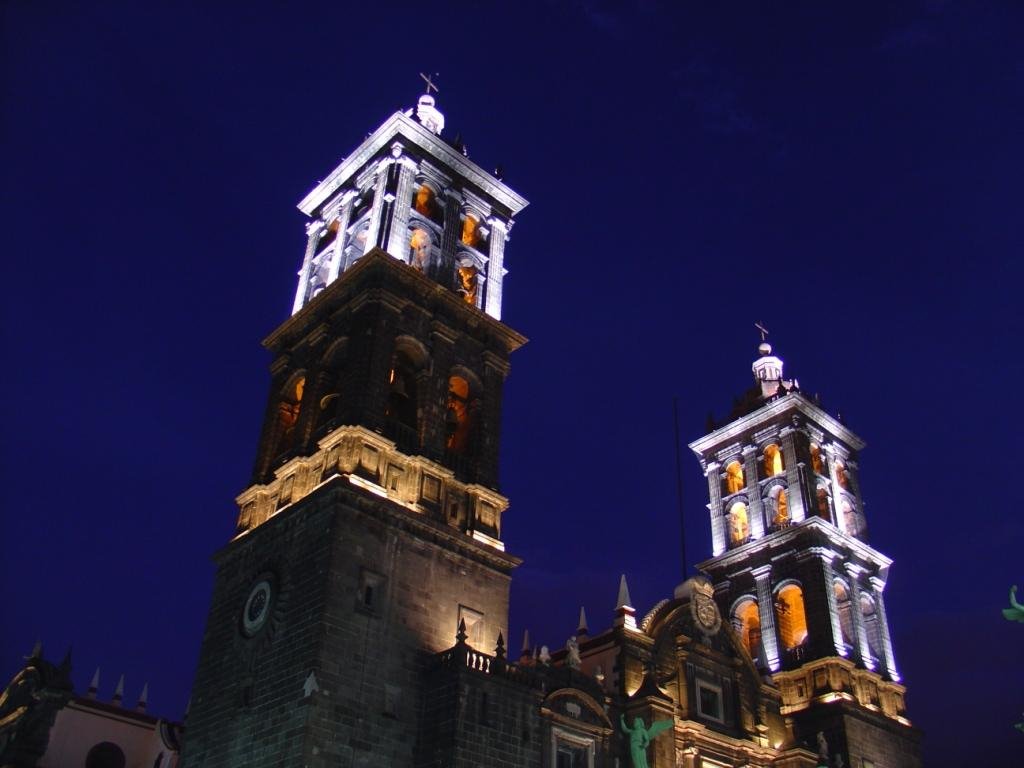 Catedral de Puebla by Juan C. Becerra