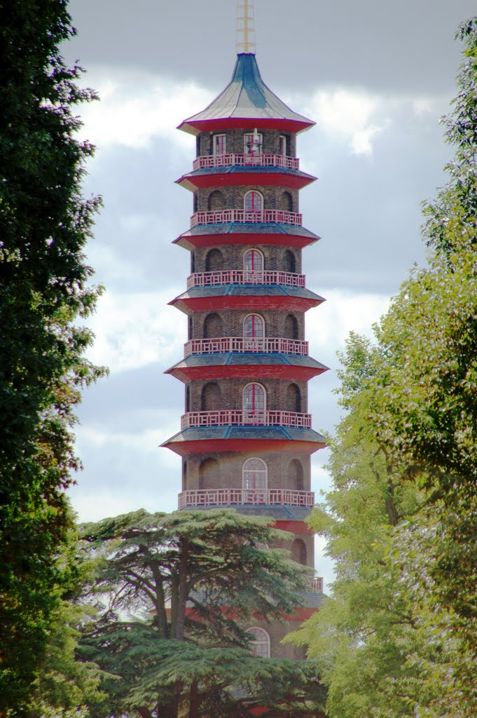 Pagoda, Kew Gardens, Richmond by Paula Stevenson