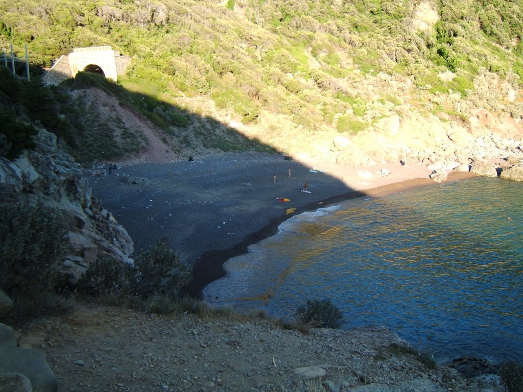 Cala del Leone - Livorno, spiaggia by Giuky