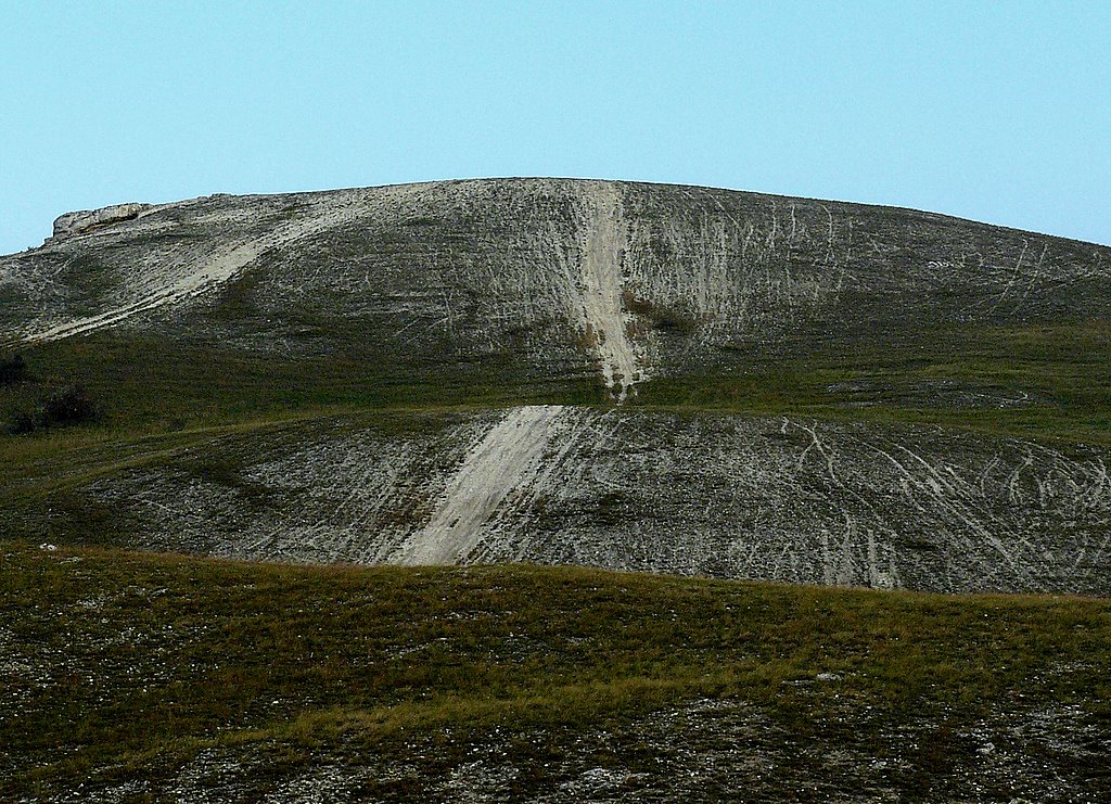 Kopár domboldal - Barren hillside by Tamás Borbély