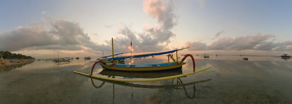 Balinese outrigger, Sanur, Sep 07 by m1ke_a