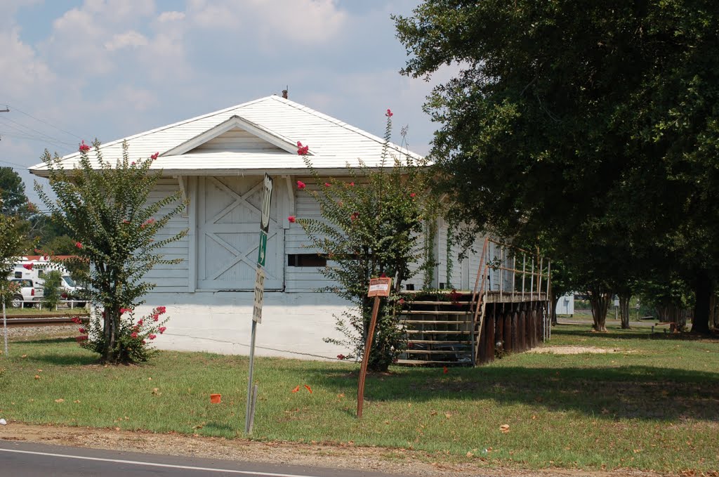 Former Kansas City Southern Railway Depot at Zwolle, LA by Scotch Canadian