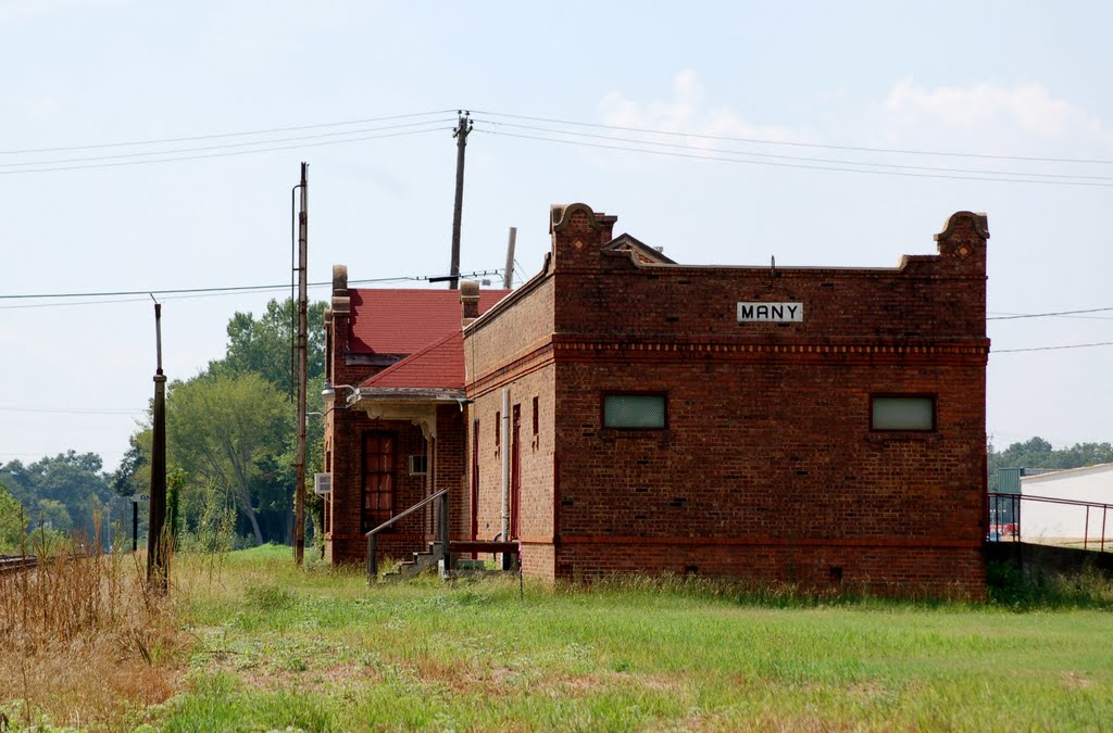 Former Kansas City Southern Railway Station at Many, LA by Scotch Canadian