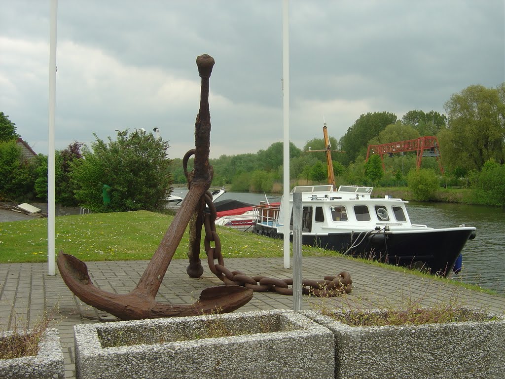 De Leie in Kuurne by Marcel Vanalderweireldt