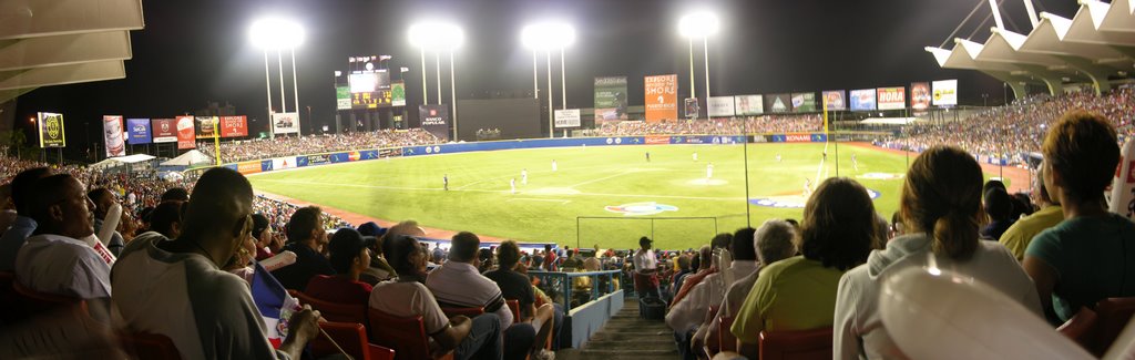 Estadio Hiram Bithorn by Carlos E. Nieves