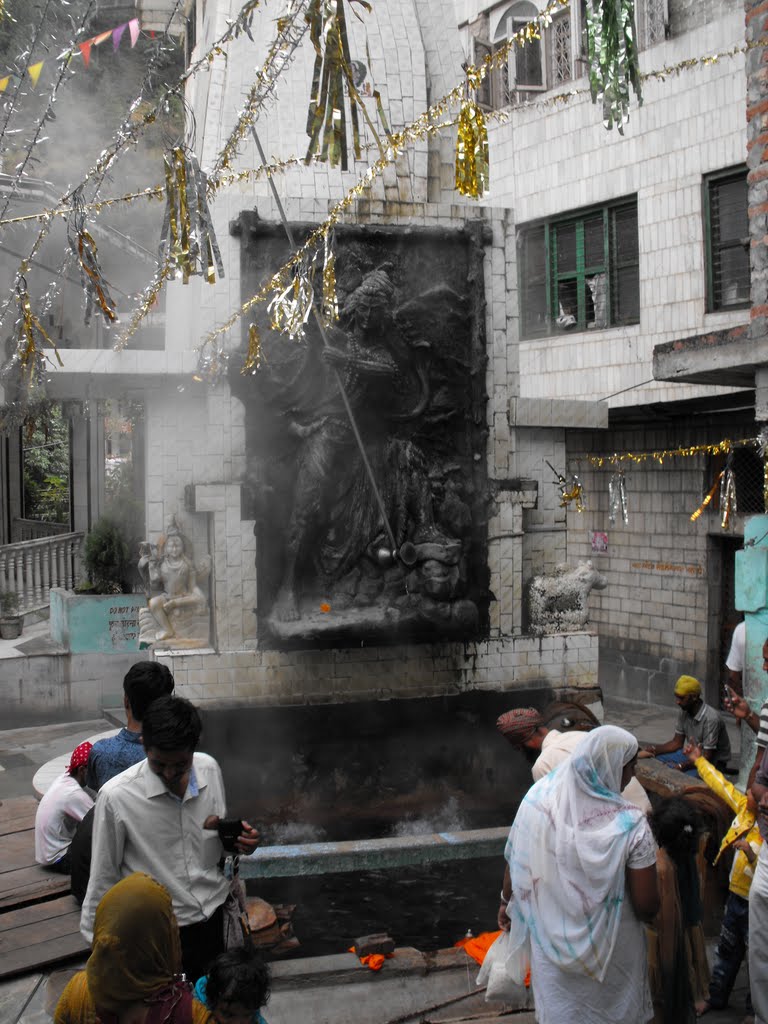 Shiva Temple - Manikaran - Parvati valley by yanivp31