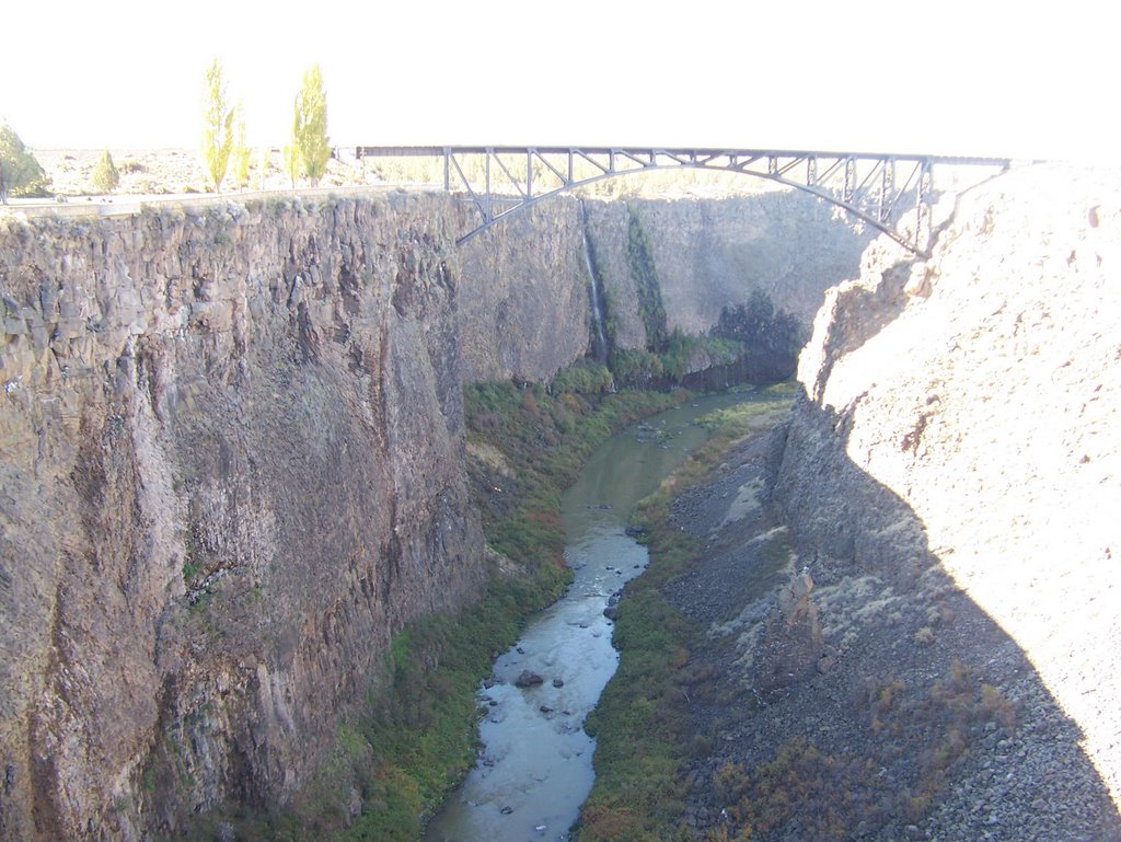 Crooked River Gorge, PETER SKENE OGDEN STATE PARK by macblob